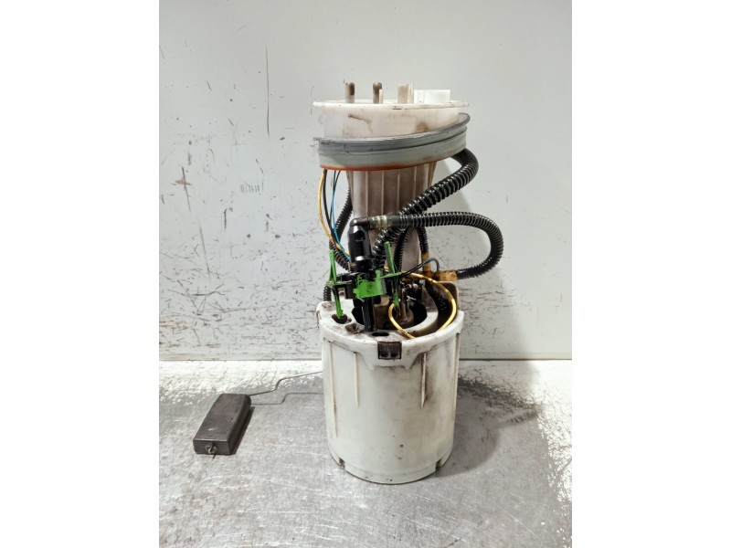 Recambio de bomba combustible para audi a4 avant (8e) referencia OEM IAM 8E0919050D 220212002005 