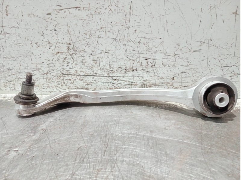 Recambio de brazo suspension inferior delantero izquierdo para audi a4 avant (8e) referencia OEM IAM 8E0407693AA  