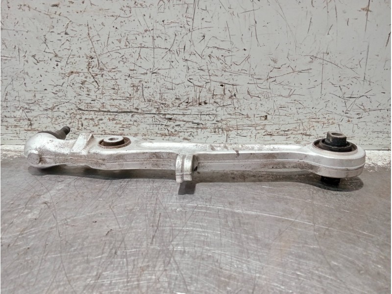 Recambio de brazo suspension inferior delantero derecho para audi a4 avant (8e) referencia OEM IAM 8E0407155E  