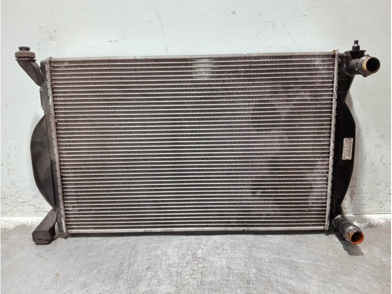 Recambio de radiador agua para audi a4 avant (8e) referencia OEM IAM 8E0121251A  