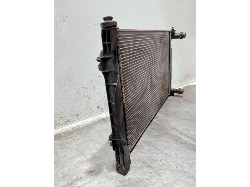 Recambio de radiador agua para audi a4 avant (8e) referencia OEM IAM 8E0121251A  