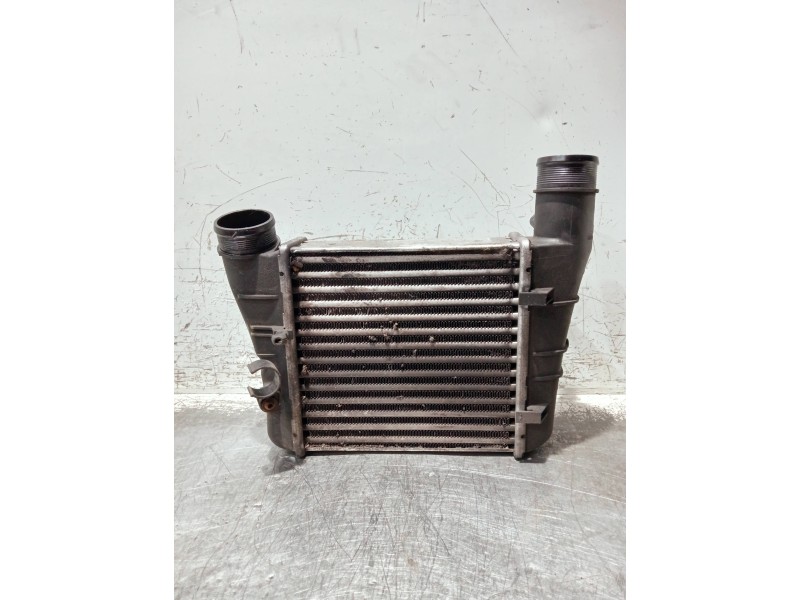 Recambio de intercooler para audi a4 avant (8e) referencia OEM IAM   