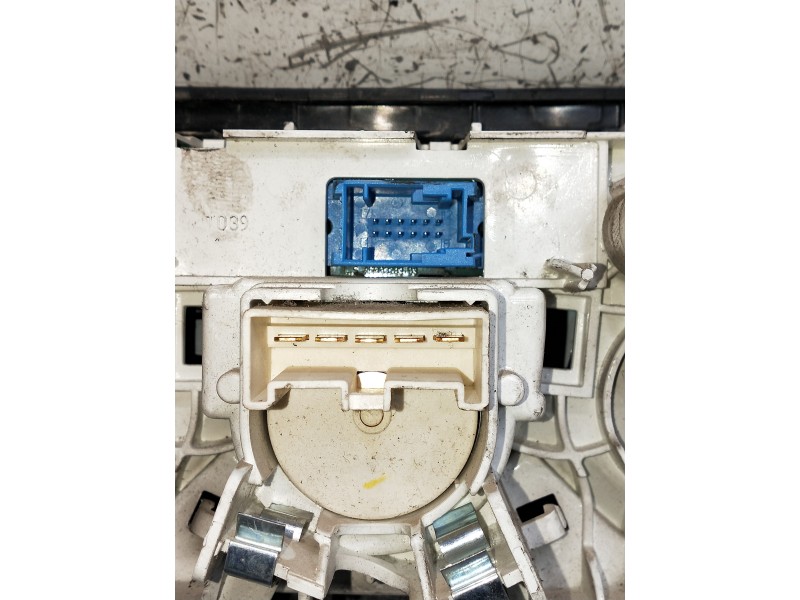 Recambio de mando calefaccion / aire acondicionado para opel combo d referencia OEM IAM 735498657 023717008709 