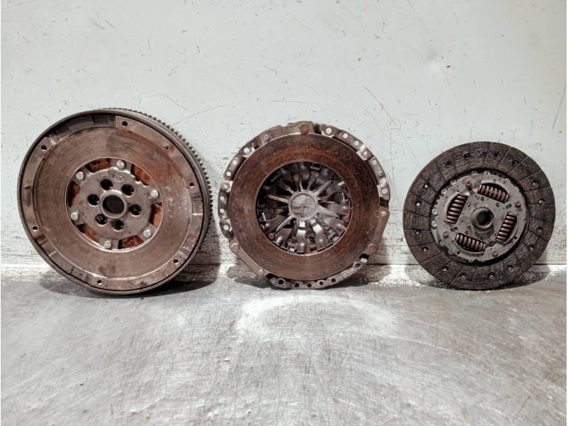 Recambio de kit embrague para audi a4 avant (8e) referencia OEM IAM 324033410 415024410 