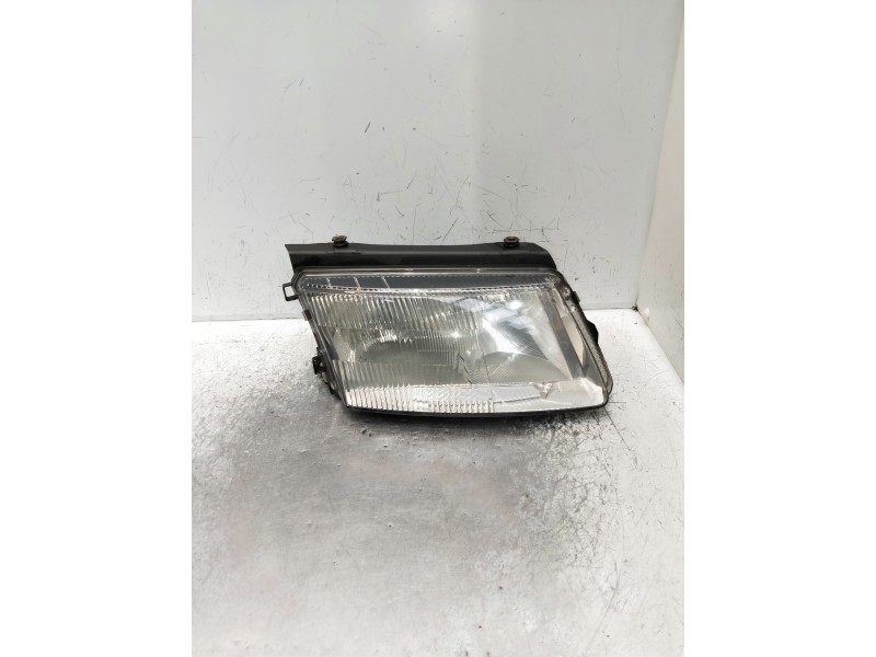 Recambio de faro derecho para volkswagen passat berlina (3b2) trendline syncro / 4motion referencia OEM IAM   