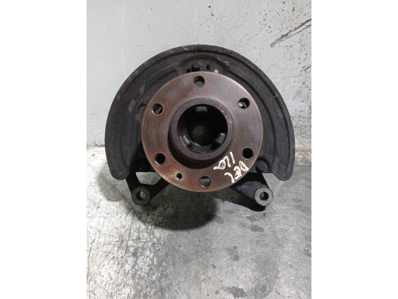 Recambio de mangueta delantera izquierda para iveco daily furgón referencia OEM IAM 5801564382  