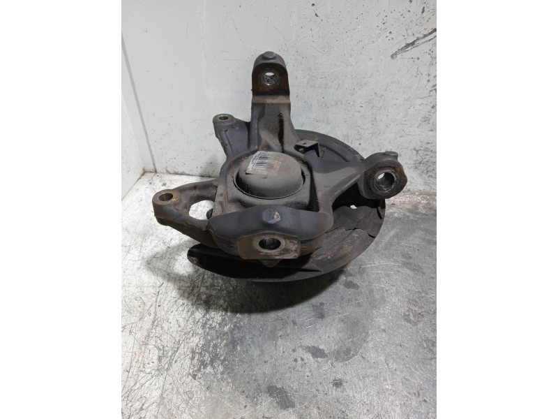 Recambio de mangueta delantera izquierda para iveco daily furgón referencia OEM IAM 5801564382  