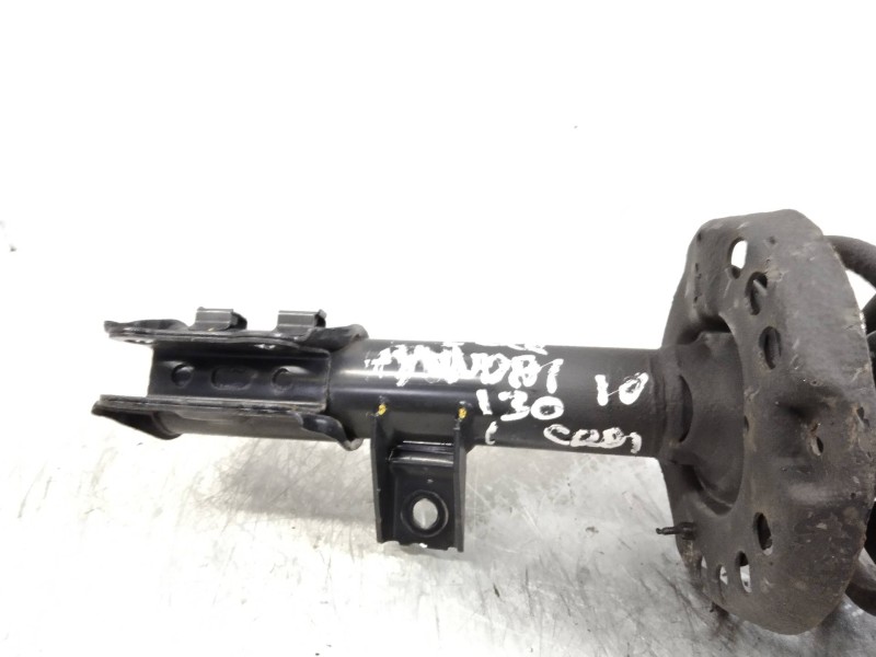 Recambio de amortiguador delantero izquierdo para hyundai i30 1.6 crdi cat referencia OEM IAM 546502R450  