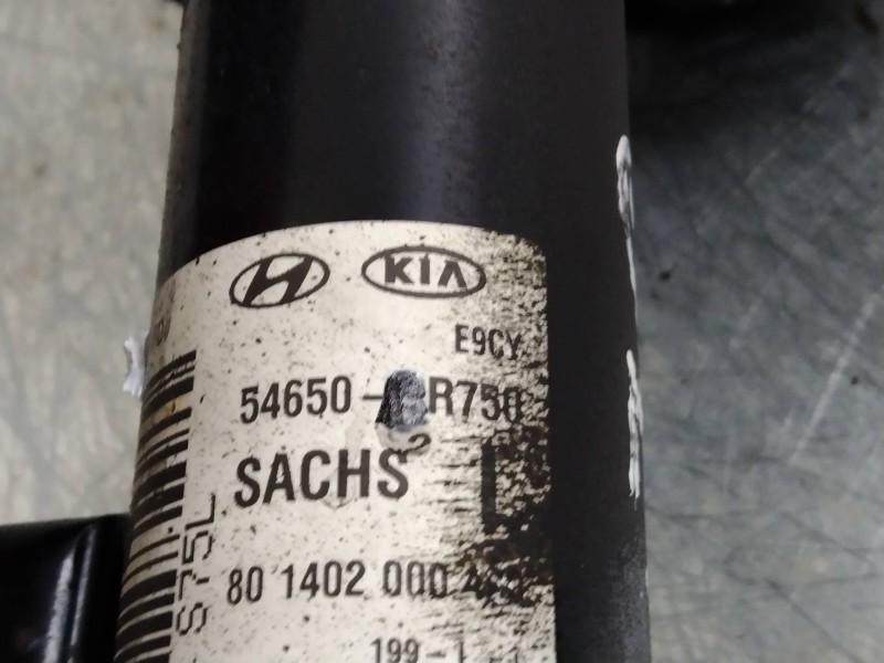Recambio de amortiguador delantero izquierdo para hyundai i30 1.6 crdi cat referencia OEM IAM 546502R450  