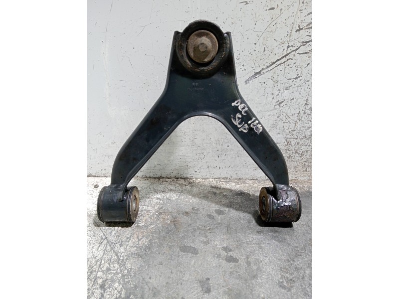 Recambio de brazo suspension superior delantero izquierdo para iveco daily furgón referencia OEM IAM 5801564290  
