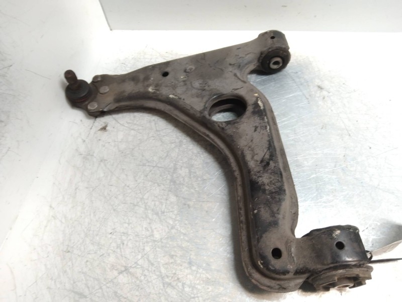 Recambio de brazo suspension inferior delantero izquierdo para opel zafira b 1.6 16v cat referencia OEM IAM   