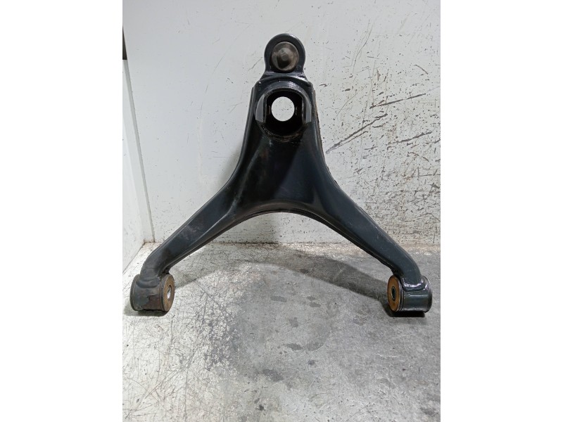 Recambio de brazo suspension inferior delantero izquierdo para iveco daily furgón referencia OEM IAM 5801564315  