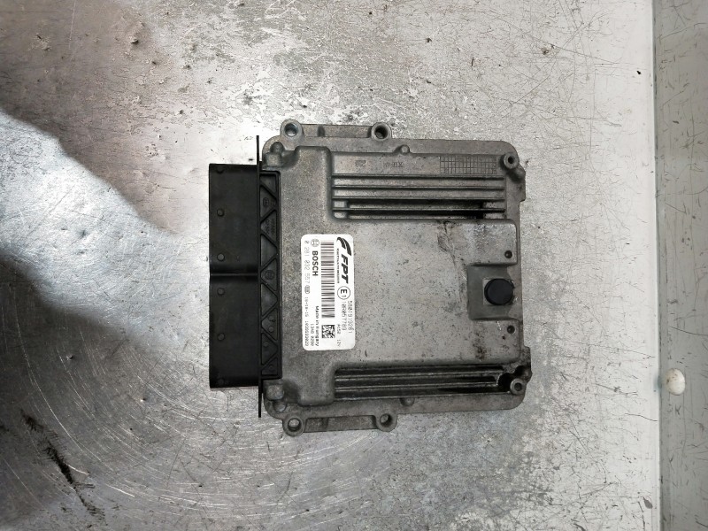 Recambio de centralita motor uce para iveco daily furgón referencia OEM IAM 0281032557 5801919281 5801919281