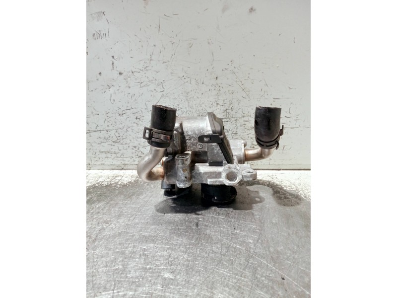 Recambio de valvula egr para volkswagen caddy furgón/kombi maxi kombi bmt referencia OEM IAM 04L131501P 12863701 