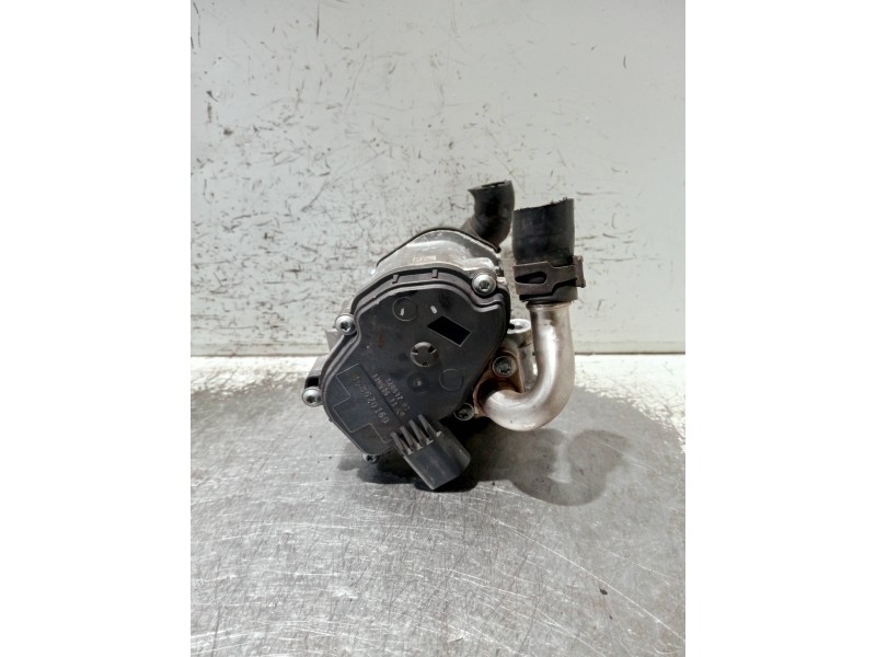 Recambio de valvula egr para volkswagen caddy furgón/kombi maxi kombi bmt referencia OEM IAM 04L131501P 12863701 