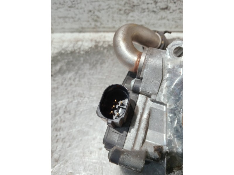 Recambio de valvula egr para volkswagen caddy furgón/kombi maxi kombi bmt referencia OEM IAM 04L131501P 12863701 
