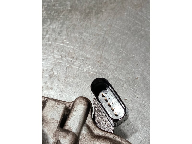 Recambio de valvula egr para volkswagen caddy furgón/kombi maxi kombi bmt referencia OEM IAM 04L131501L V29054892C 