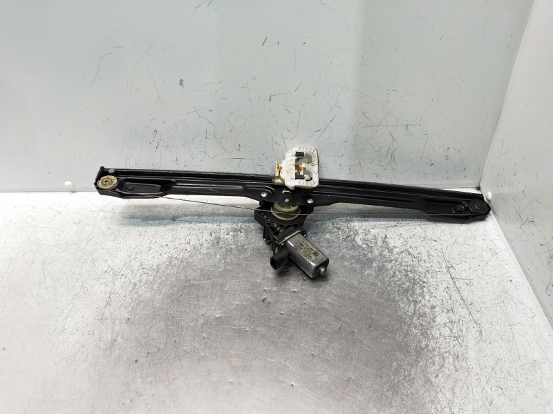 Recambio de elevalunas delantero derecho para iveco daily furgón referencia OEM IAM 5801901052 61966 5P