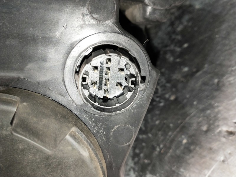 Recambio de faro izquierdo para iveco daily furgón referencia OEM IAM   