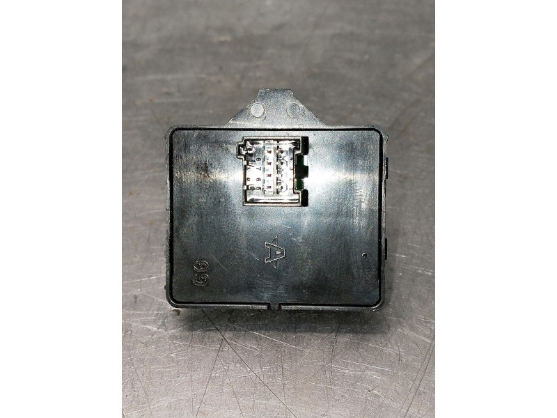 Recambio de mando elevalunas delantero izquierdo para iveco daily furgón referencia OEM IAM   5P