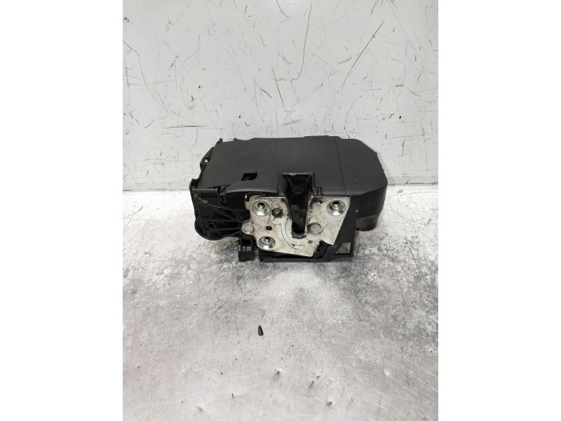 Recambio de motor cierre centralizado delantero derecho para iveco daily furgón referencia OEM IAM 58015293020  5P