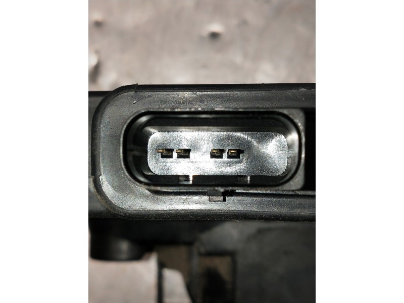 Recambio de motor cierre centralizado delantero derecho para iveco daily furgón referencia OEM IAM 58015293020  5P