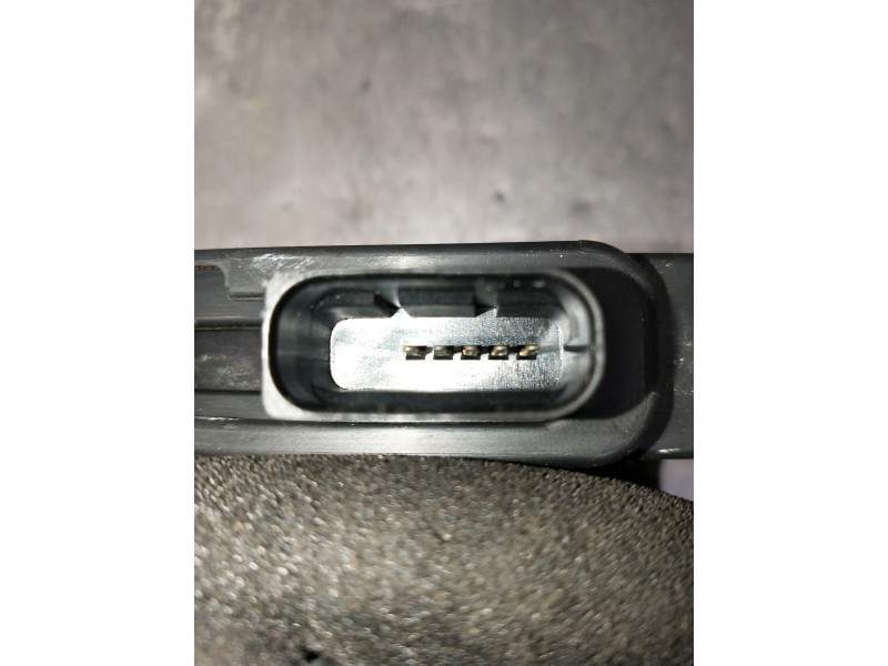 Recambio de motor cierre centralizado delantero izquierdo para iveco daily furgón referencia OEM IAM 5801529301C  5P