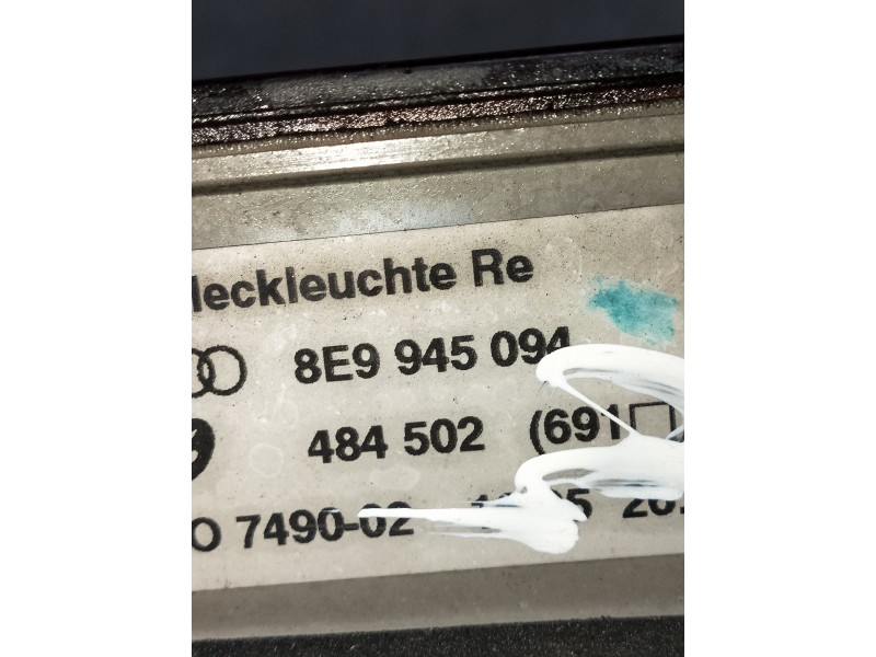 Recambio de piloto trasero derecho interior para audi a4 avant (8e) referencia OEM IAM 8E9945094  