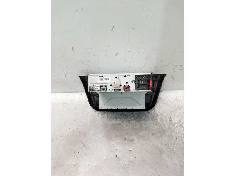 Recambio de sistema audio / radio cd para iveco daily furgón referencia OEM IAM 5802018765 28565194 