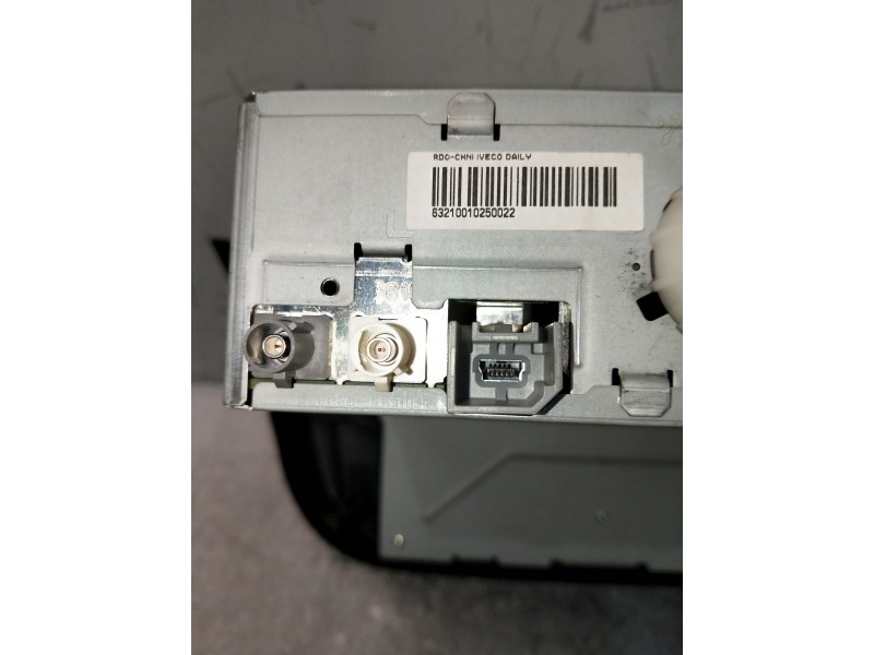 Recambio de sistema audio / radio cd para iveco daily furgón referencia OEM IAM 5802018765 28565194 