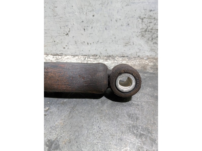 Recambio de amortiguador trasero izquierdo para iveco daily furgón referencia OEM IAM 5801771630  