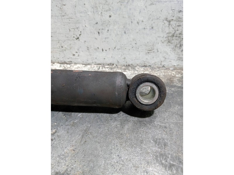Recambio de amortiguador trasero derecho para iveco daily furgón referencia OEM IAM 5801771630  