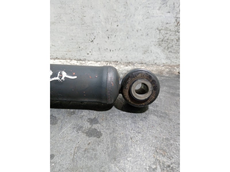 Recambio de amortiguador delantero izquierdo para iveco daily furgón referencia OEM IAM 5801771684  