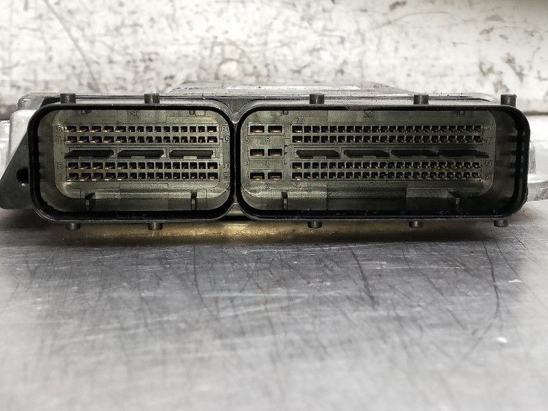 Recambio de centralita motor uce para audi a4 avant (8e) referencia OEM IAM 0281012113 03G906016GN 