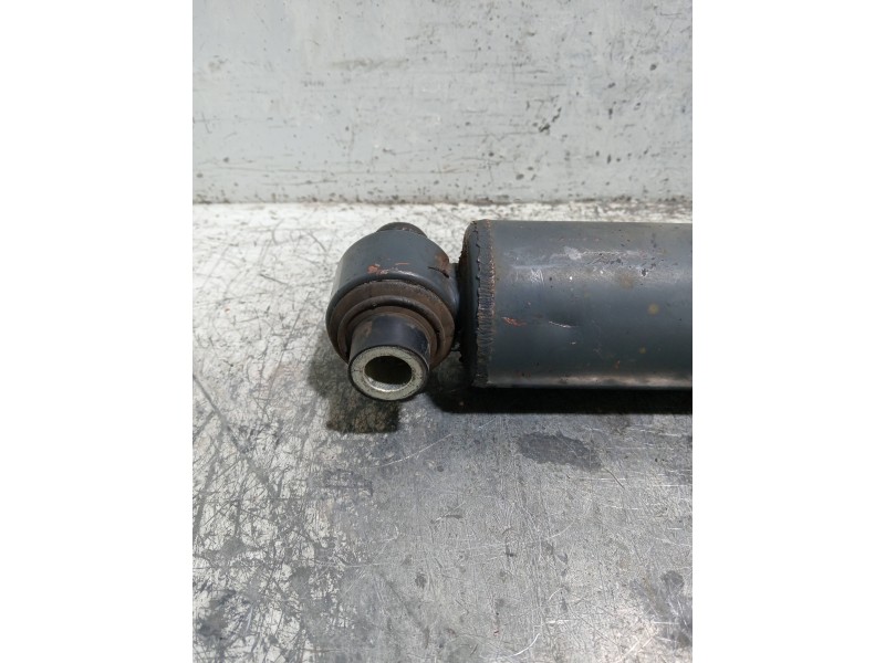 Recambio de amortiguador delantero derecho para iveco daily furgón referencia OEM IAM 5801771684  