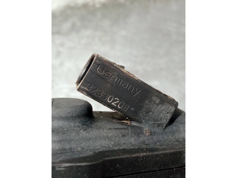 Recambio de pinza freno trasera izquierda para volkswagen passat berlina (3c2) referencia OEM IAM 32330208  