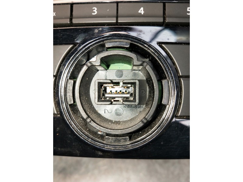 Recambio de sistema audio / radio cd para renault clio iv referencia OEM IAM 281151249R  