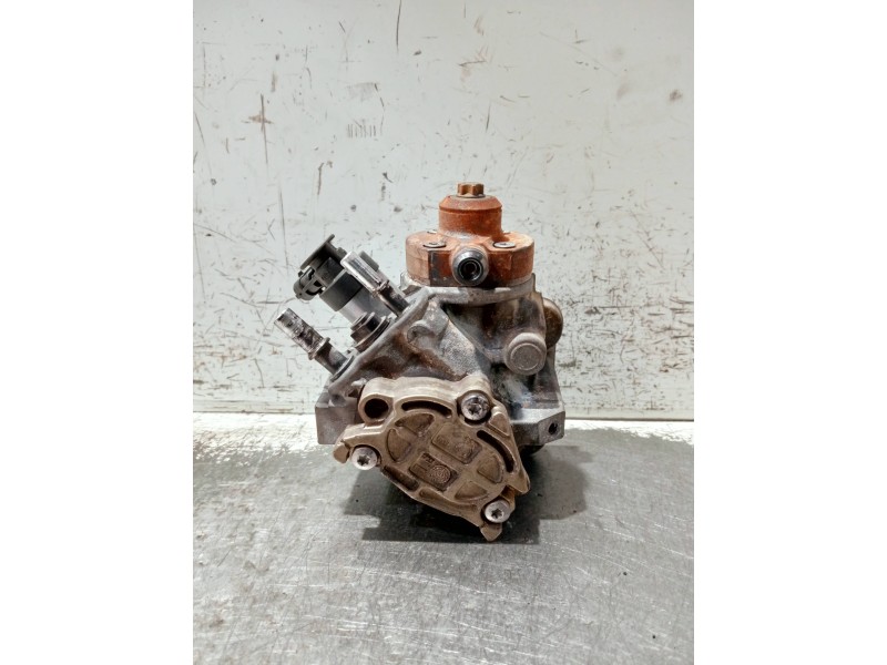 Recambio de bomba inyeccion para peugeot 208 referencia OEM IAM 9688499680 0445010516 BOSCH