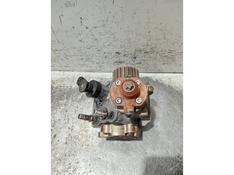 Recambio de bomba inyeccion para peugeot 208 referencia OEM IAM 9688499680 0445010516 BOSCH