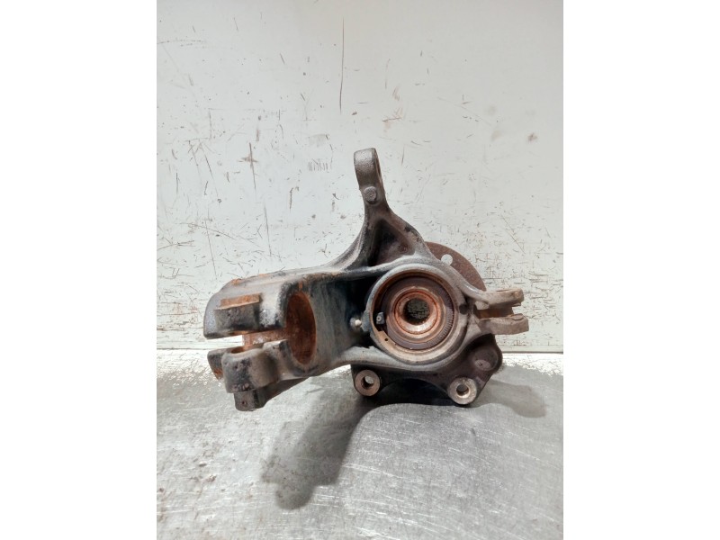 Recambio de mangueta delantera derecha para peugeot 208 referencia OEM IAM   