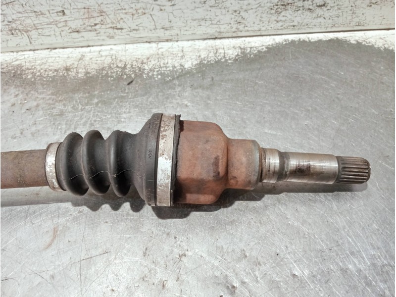 Recambio de transmision delantera derecha para peugeot 208 referencia OEM IAM 9803959680  