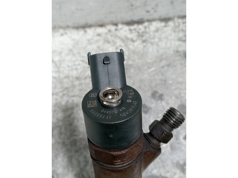 Recambio de inyector para iveco daily furgón referencia OEM IAM 0445110418 504389548 BOSCH