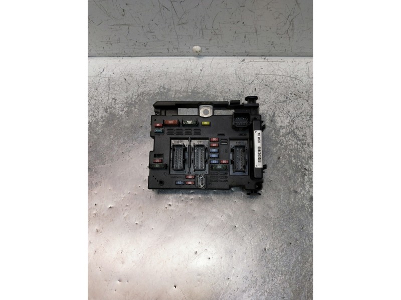 Recambio de caja reles / fusibles para peugeot 206 berlina referencia OEM IAM 9650663980 43241158 