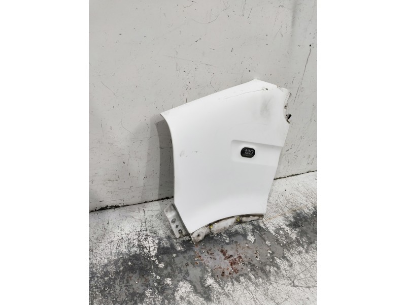 Recambio de aleta delantera izquierda para renault master ii phase 2 caja cerrada referencia OEM IAM   