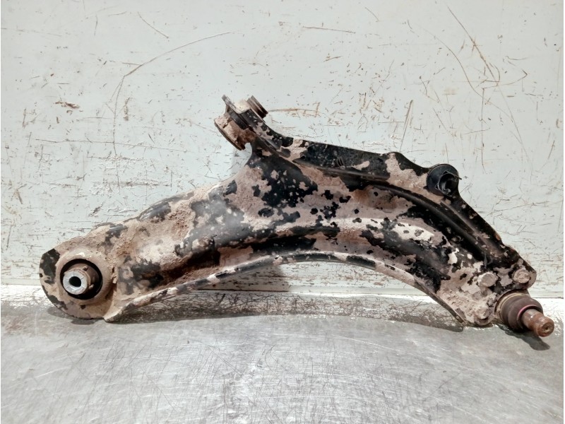 Recambio de brazo suspension inferior delantero derecho para renault kangoo referencia OEM IAM 8200586567  