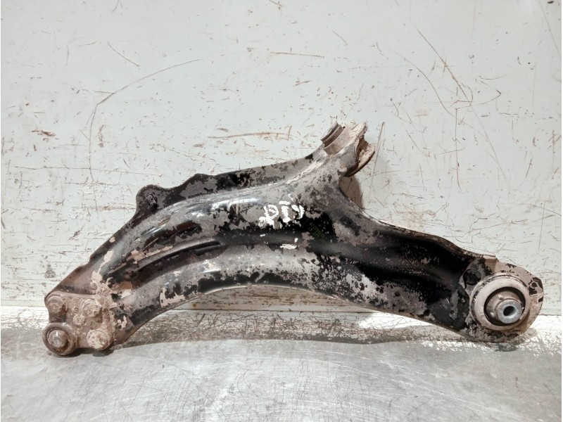Recambio de brazo suspension inferior delantero derecho para renault kangoo referencia OEM IAM 8200586567  