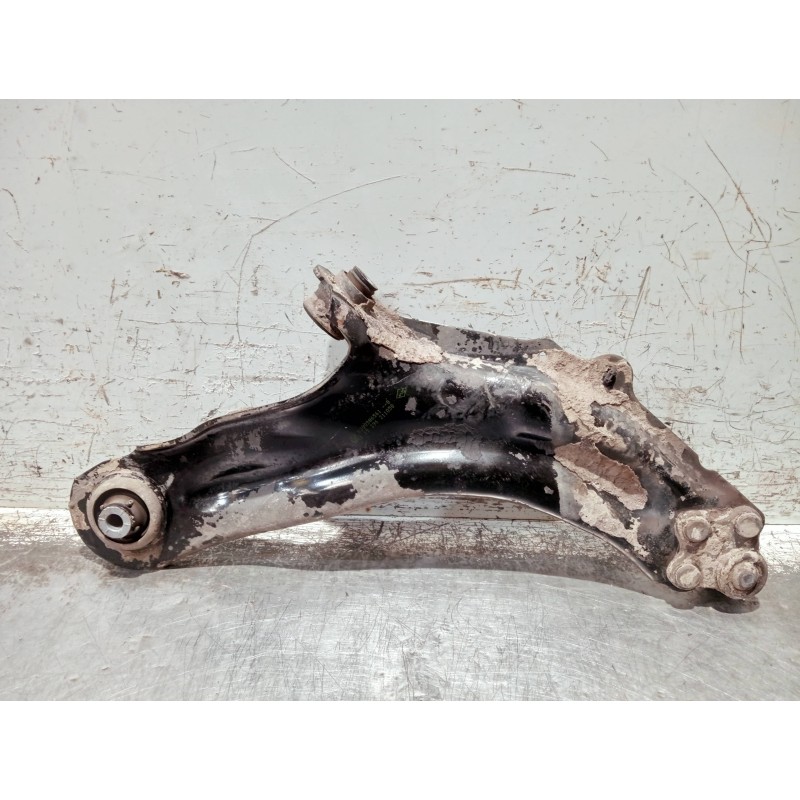 Recambio de brazo suspension inferior delantero izquierdo para renault kangoo referencia OEM IAM 8200586561  