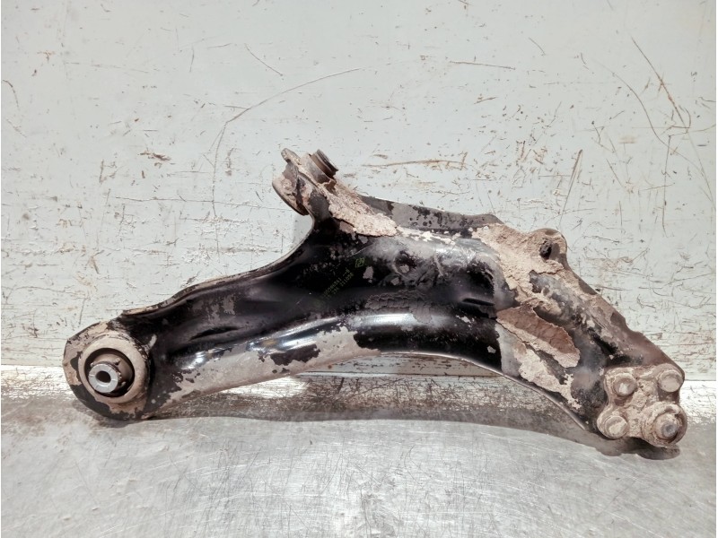 Recambio de brazo suspension inferior delantero izquierdo para renault kangoo referencia OEM IAM 8200586561  