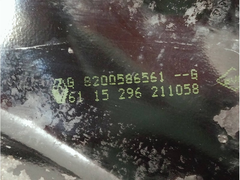 Recambio de brazo suspension inferior delantero izquierdo para renault kangoo referencia OEM IAM 8200586561  