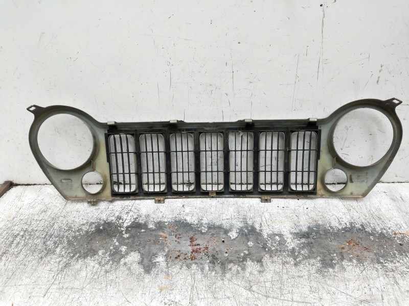 Recambio de rejilla delantera para jeep cherokee (kj) referencia OEM IAM  VER FOTOS 